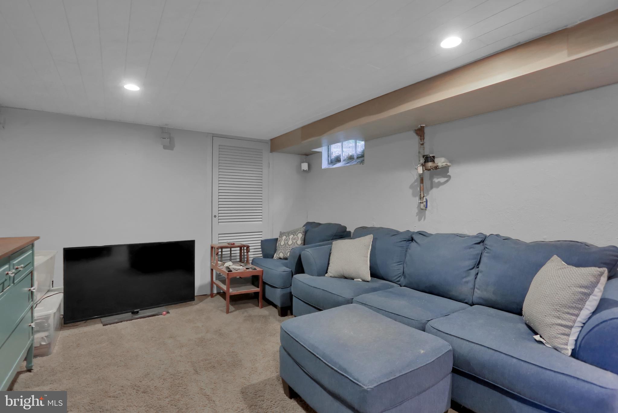 767 Clearmount Road York, PA 17403 - Photo 32 of 39 Gallery Image 32