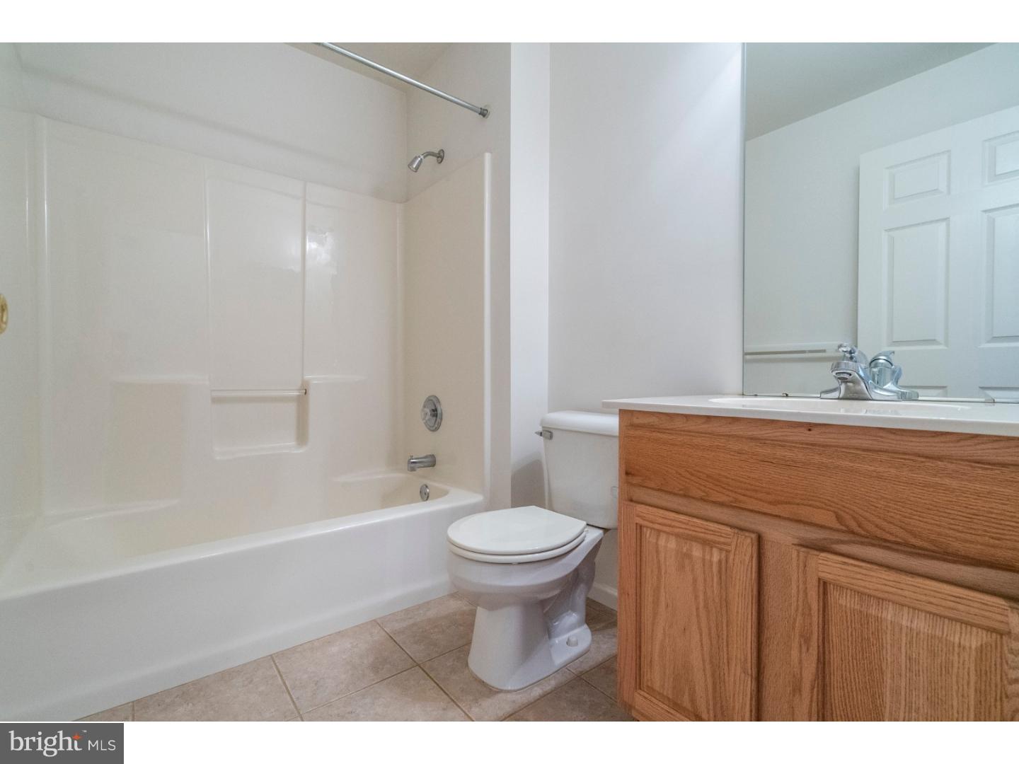 947 Elk Road Monroeville, NJ 08343 - Photo 22 of 25 Bathroom