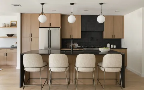 $925,000 | 2005 Pompton Drive, Austin, TX 78757