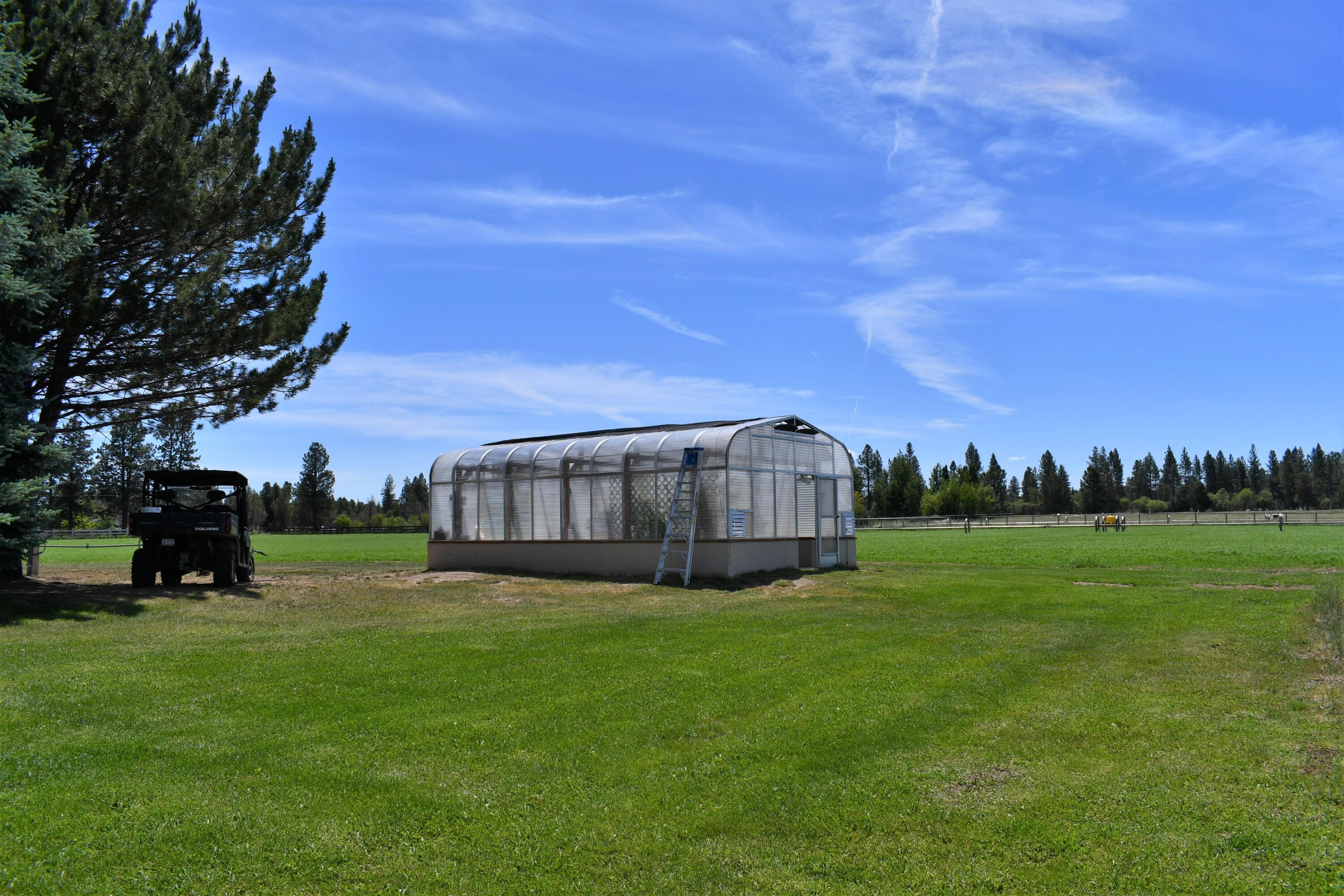 64473 Rock Springs Road Bend, OR 97703 - Photo 23 of 73 Temperature controlled greenhouse.