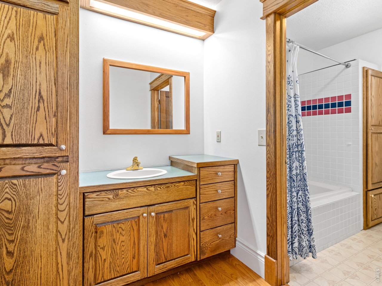 2180 Devils Gulch Road Estes Park, CO 80517 - Photo 26 of 40 Full bath ensuite