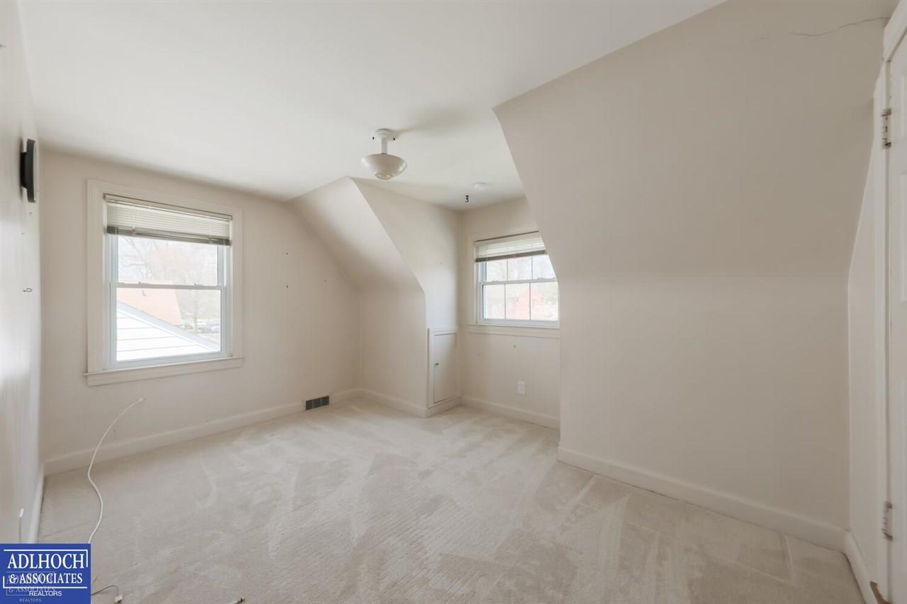1395 Hampton Road Grosse Pointe Woods, MI 48236 - Photo 22 of 29