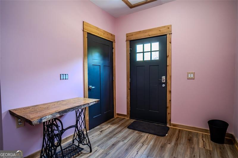 1700 Beaverdam Road Madison, GA 30650 - Photo 8 of 50 wooden floor in a gallery