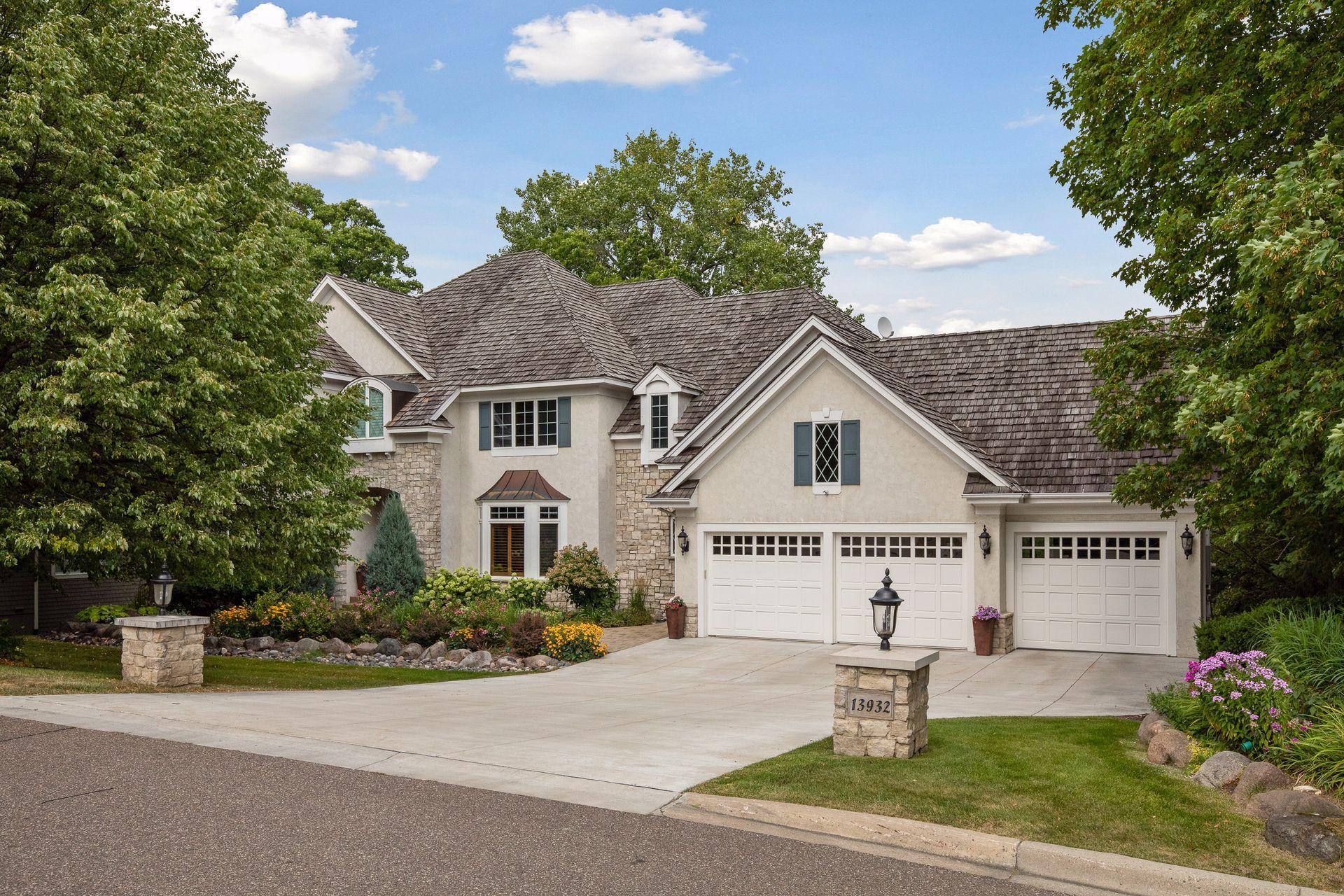 13932 Emerald Ridge Minnetonka, MN 55305 - Photo 3 of 95 Gallery Image 3