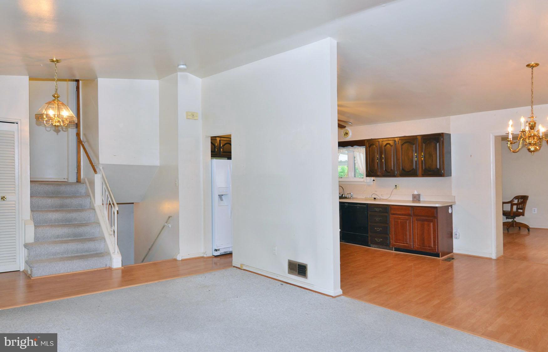 10909 Breewood Court Silver Spring, MD 20901 - Photo 3 of 19 Wide open spaces!