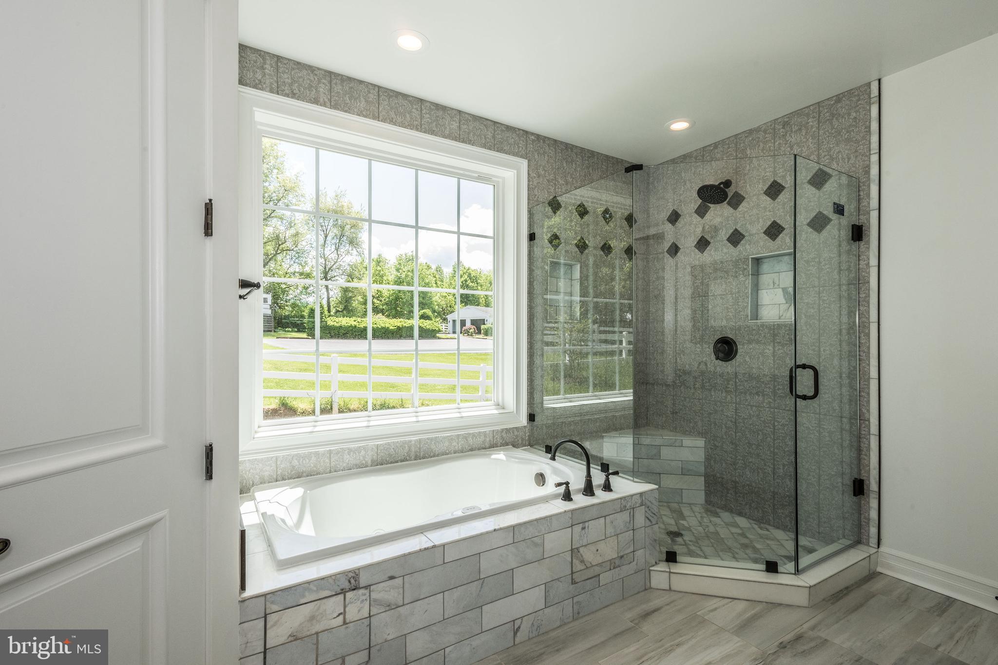 15435 Barnesville Road Boyds, MD 20841 - Photo 34 of 49 Main Level Master Bathroom