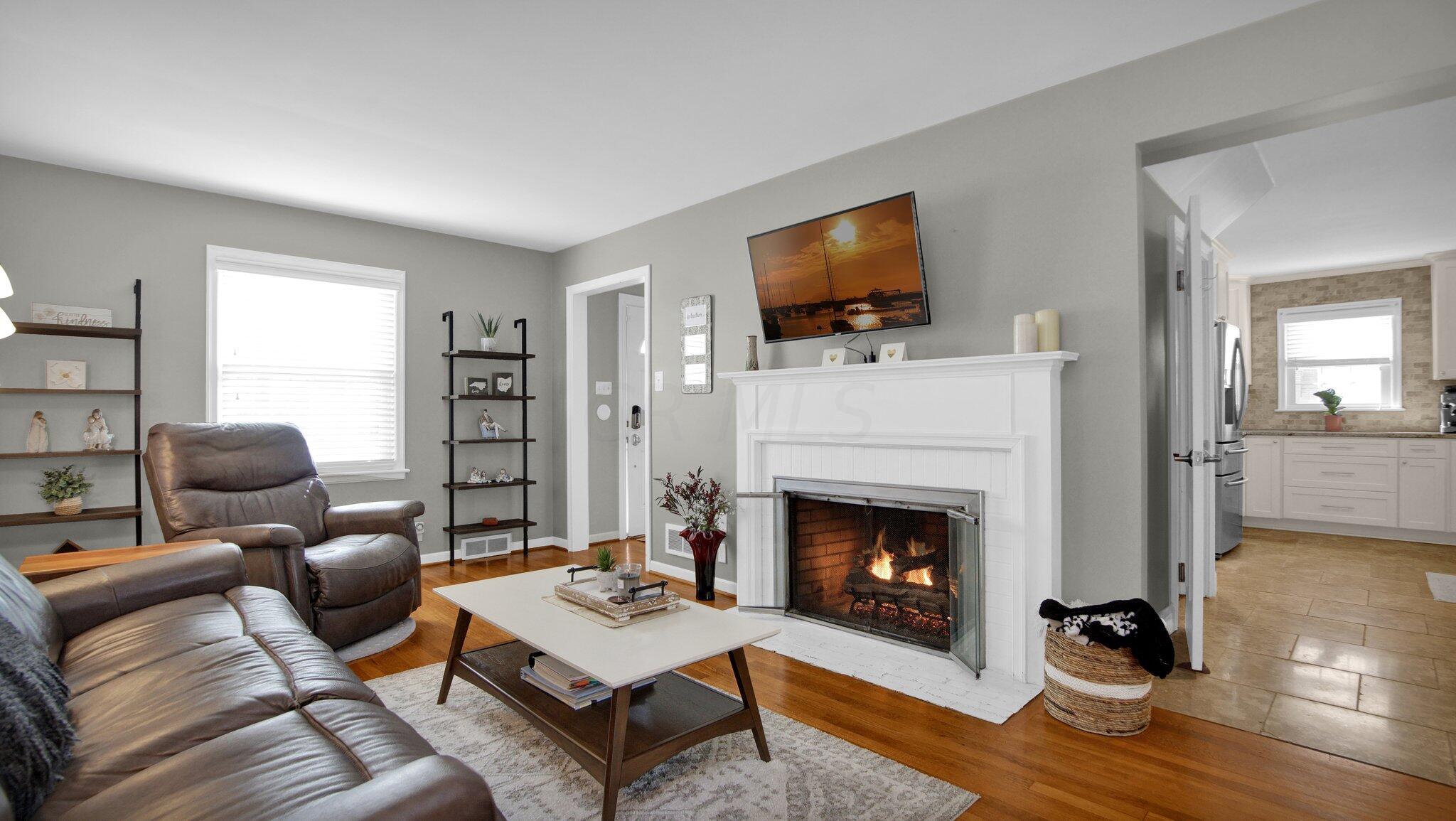 176 Sheffield Road Columbus, OH 43214 - Photo 11 of 35 Living Room