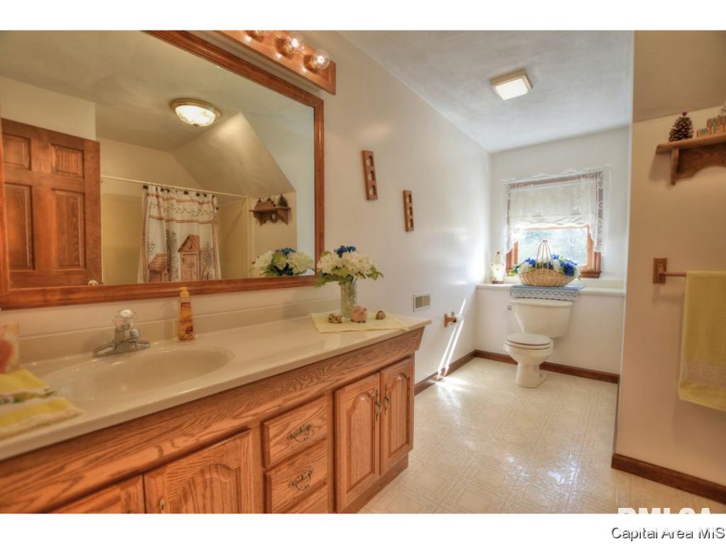 6361 Country Green Rochester, IL 62563 - Photo 14 of 34