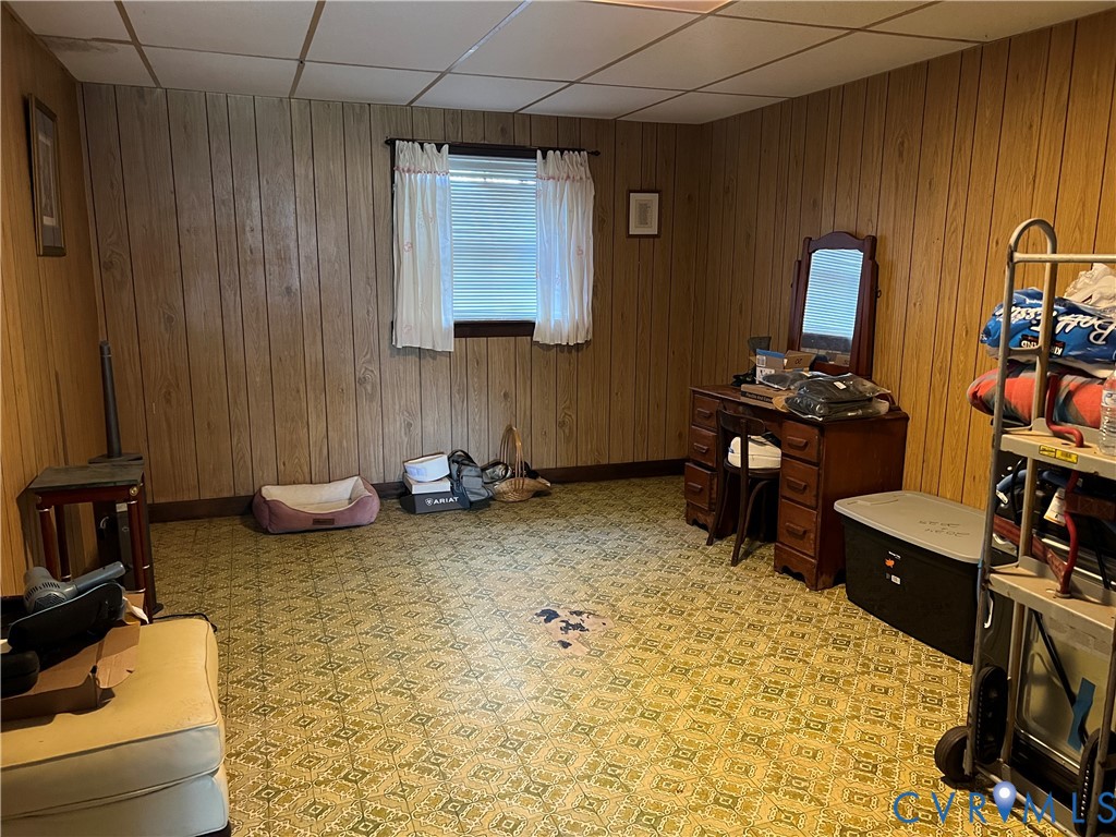 23381 Genito Road Jetersville, VA 23083 - Photo 22 of 54 a room with furniture and a flat screen tv