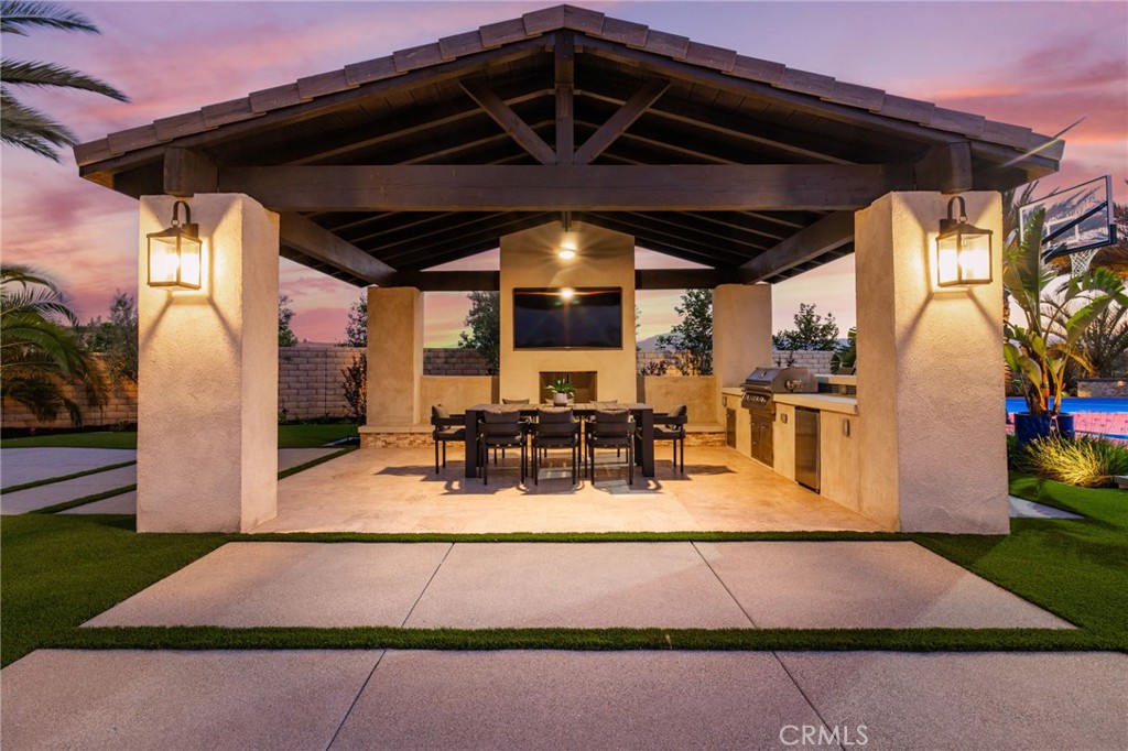 13430 Pointer Court Riverside, CA 92503 - Photo 51 of 55 a view of a chairs and tables in the patio