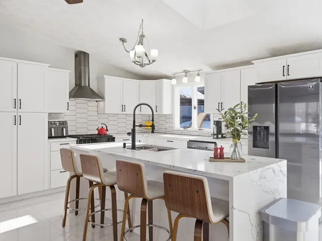 $719,900 | 39 Swan Avenue, Methuen, MA 01844