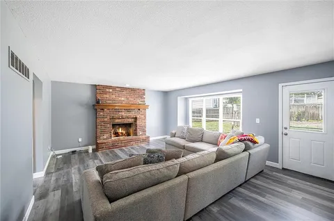 $349,950 | 1201 Northwest Burr Oak Court, Blue Springs, MO 64015