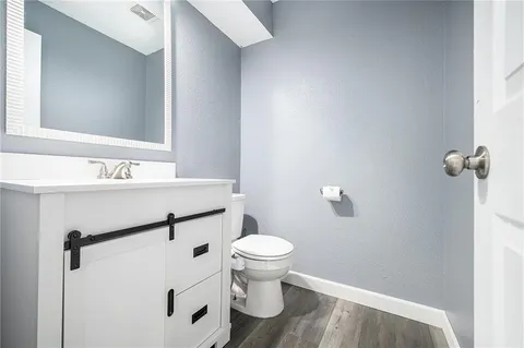 $349,950 | 1201 Northwest Burr Oak Court, Blue Springs, MO 64015