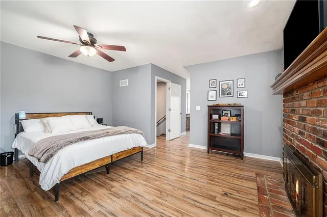 $349,950 | 1201 Northwest Burr Oak Court, Blue Springs, MO 64015