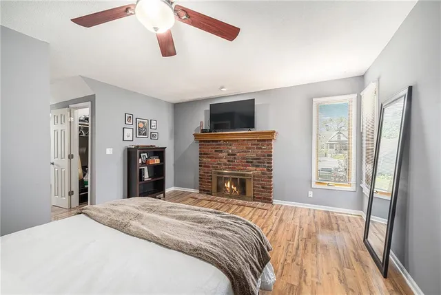 $349,950 | 1201 Northwest Burr Oak Court, Blue Springs, MO 64015