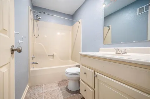 $349,950 | 1201 Northwest Burr Oak Court, Blue Springs, MO 64015