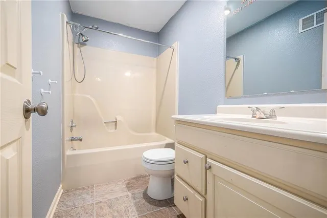 $349,950 | 1201 Northwest Burr Oak Court, Blue Springs, MO 64015