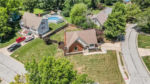 $349,950 | 1201 Northwest Burr Oak Court, Blue Springs, MO 64015