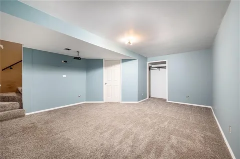 $349,950 | 1201 Northwest Burr Oak Court, Blue Springs, MO 64015