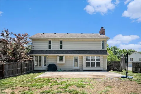 $349,950 | 1201 Northwest Burr Oak Court, Blue Springs, MO 64015