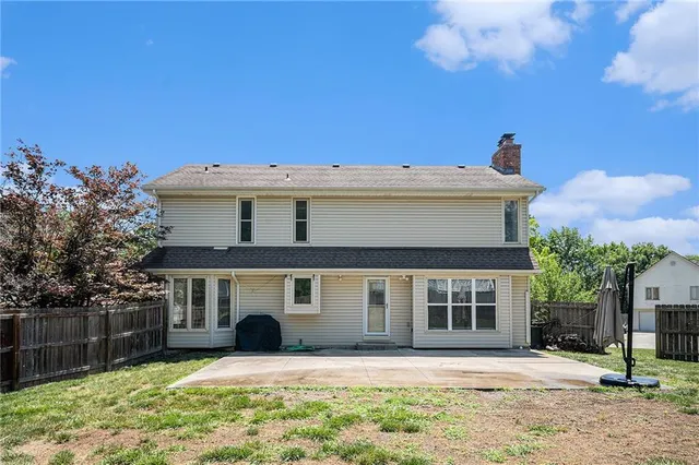 $349,950 | 1201 Northwest Burr Oak Court, Blue Springs, MO 64015