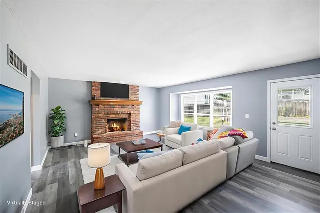 $349,950 | 1201 Northwest Burr Oak Court, Blue Springs, MO 64015