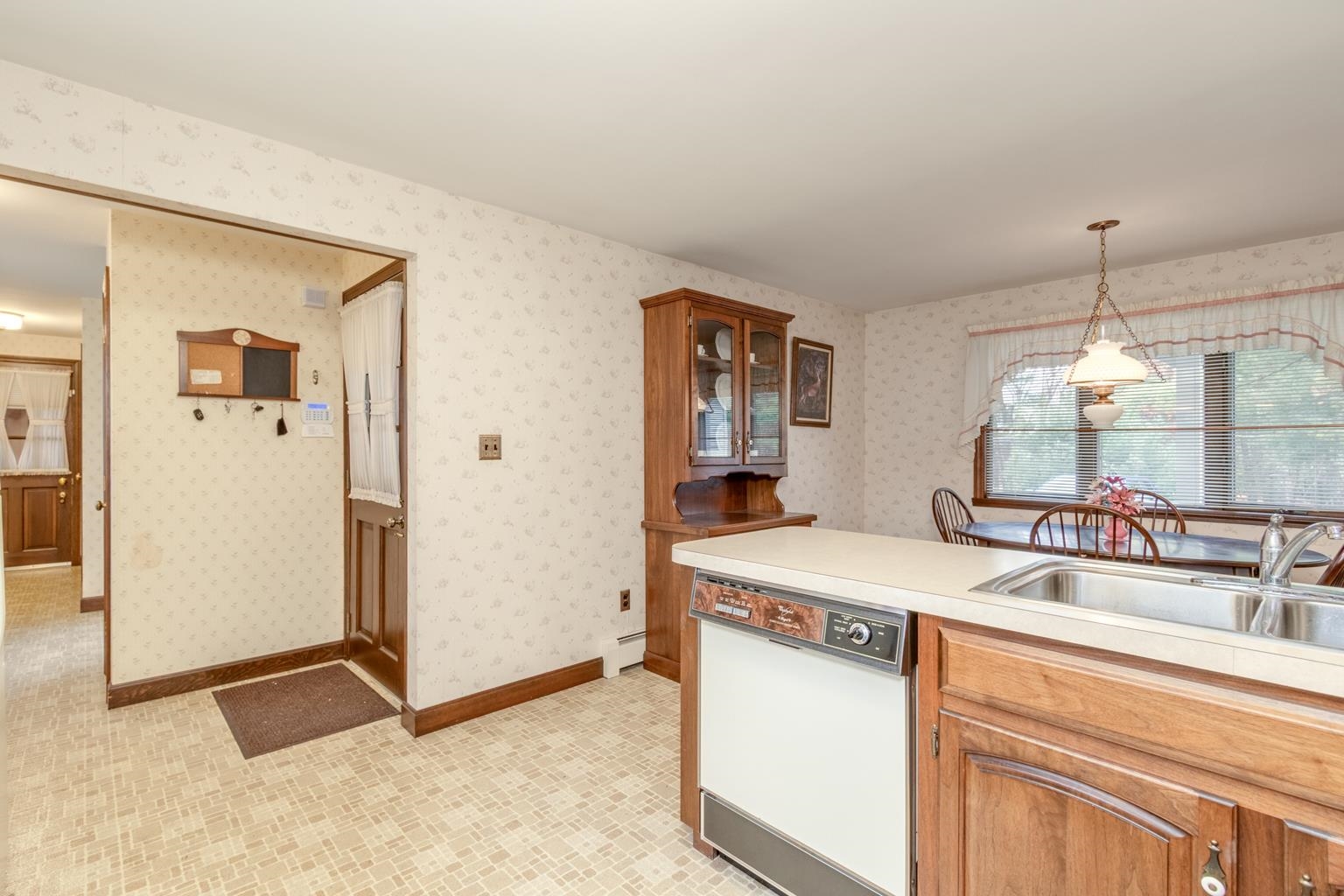 1 Currier Road Pelham, NH 03076 - Photo 8 of 38 Gallery Image 8