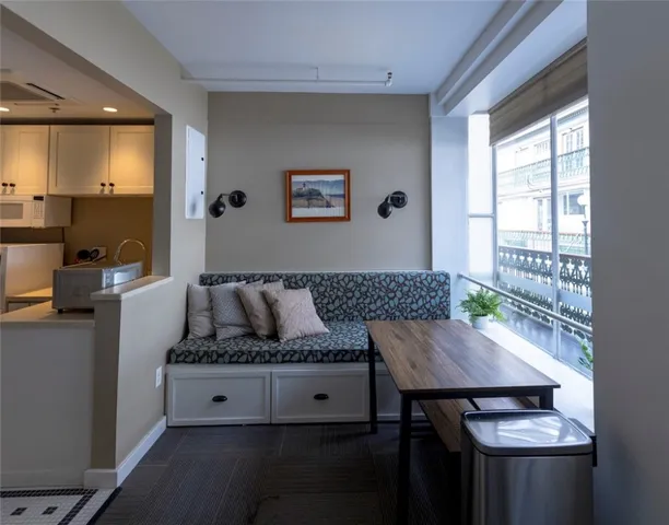 $228,000 | 65 Weybosset Street, Unit 211, Providence, RI 02903