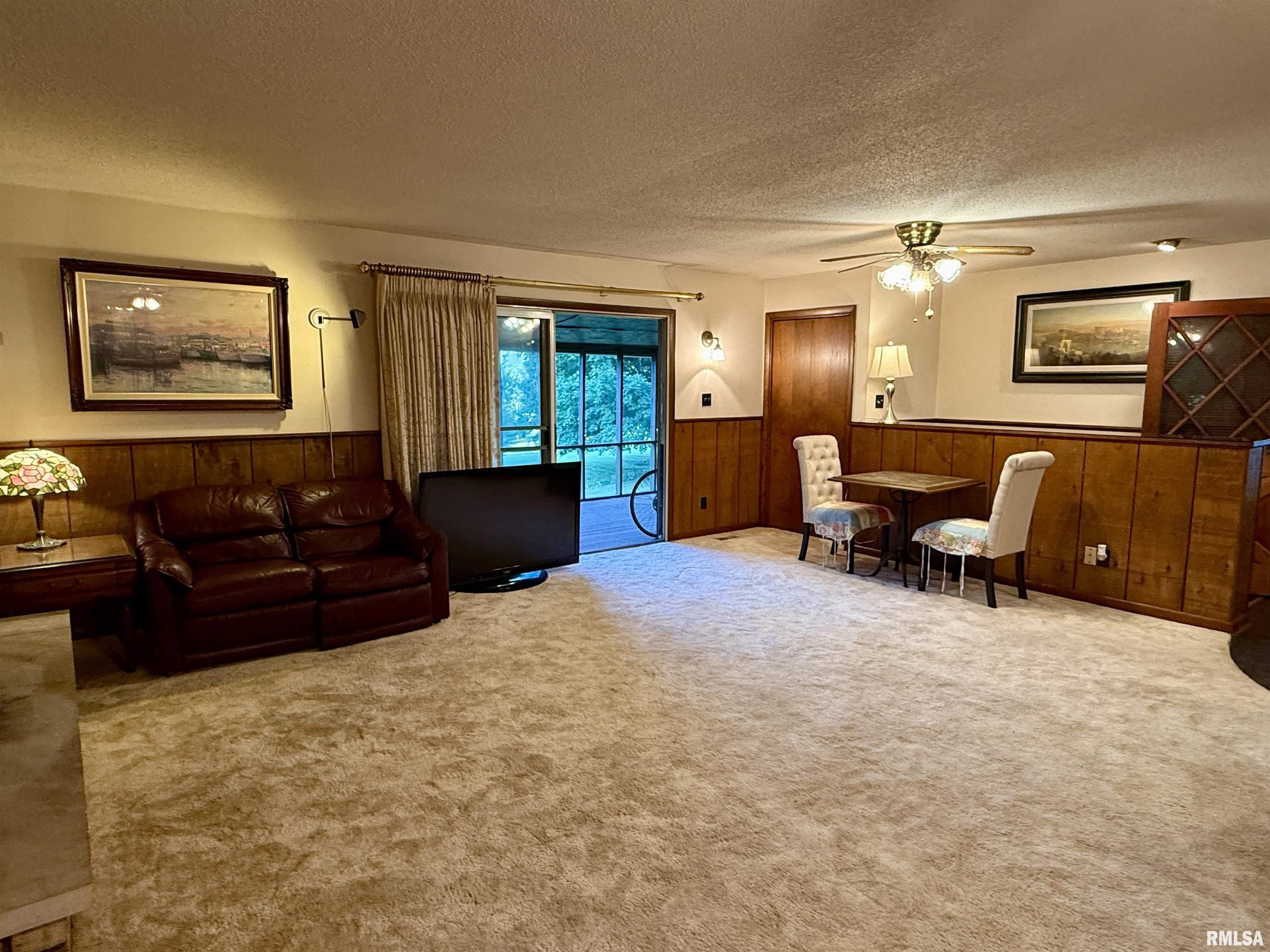 1066 Lakeview Road South Dahinda, IL 61428 - Photo 13 of 40