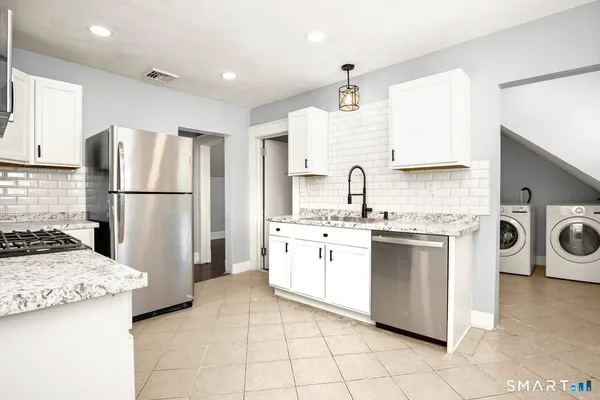 $1,750 | 80-82 Garden Street, Unit 3, New Britain, CT 06052