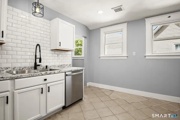 $1,750 | 80-82 Garden Street, Unit 3, New Britain, CT 06052