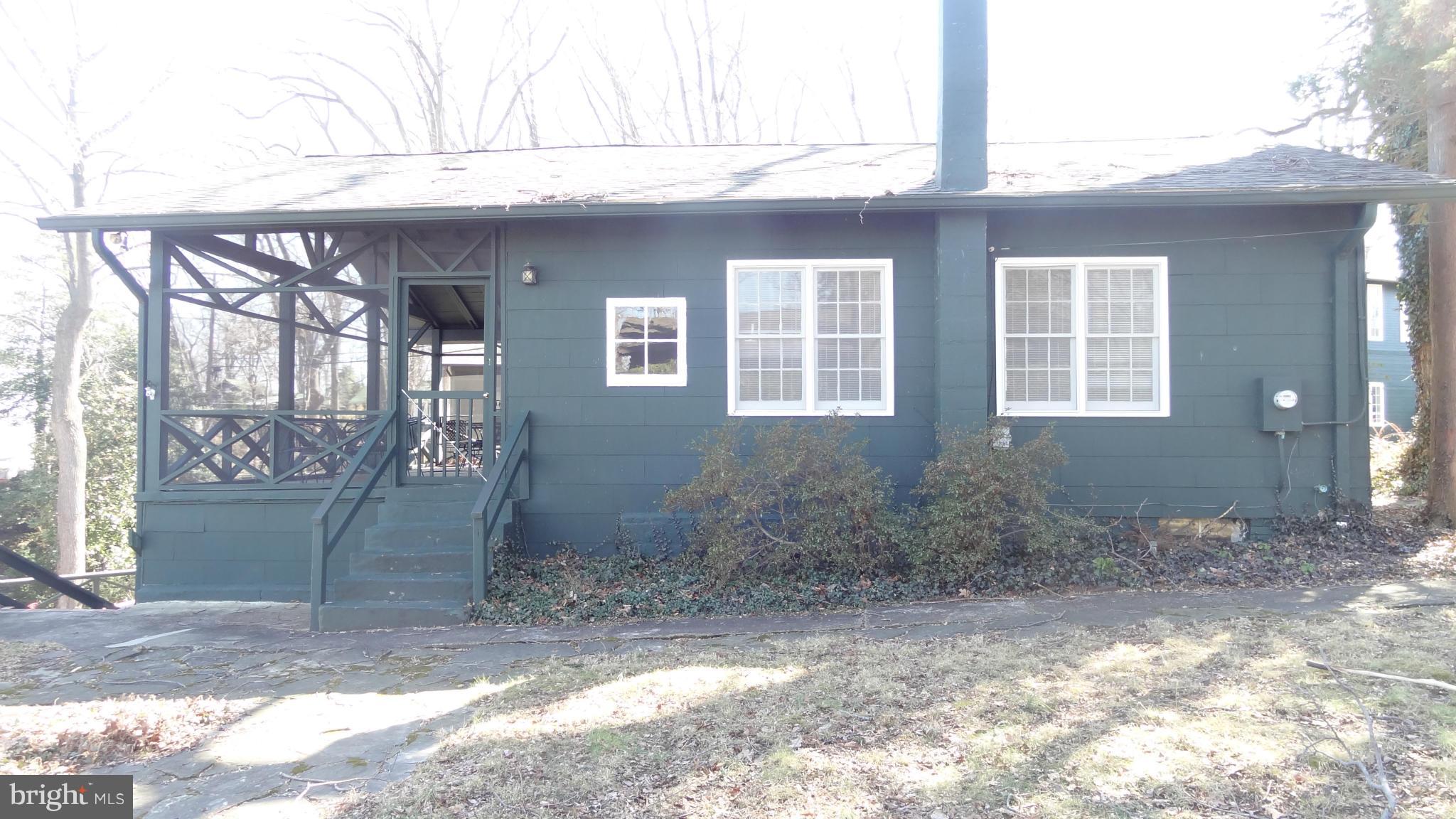 332 Thorsby Road Annapolis, MD 21405 - Photo 13 of 30 a front view of a house