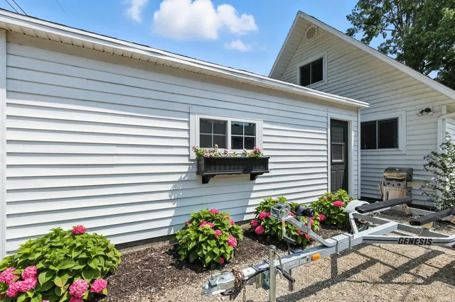 $685,000 | 15 EMS B40D Lane, Leesburg, IN 46538