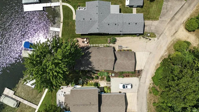 $685,000 | 15 EMS B40D Lane, Leesburg, IN 46538