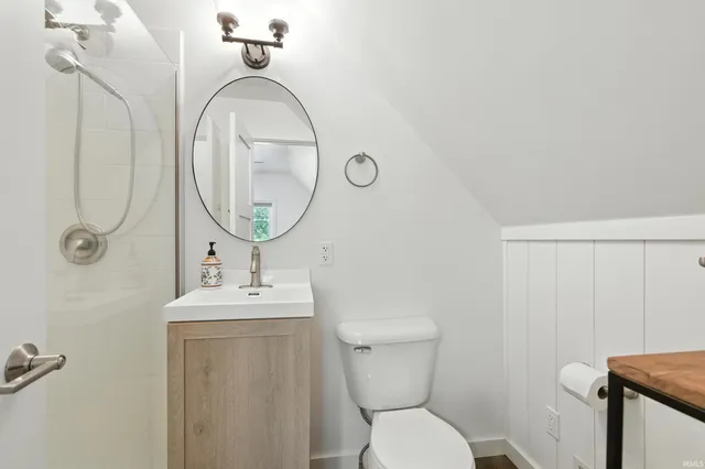 $685,000 | 15 EMS B40D Lane, Leesburg, IN 46538