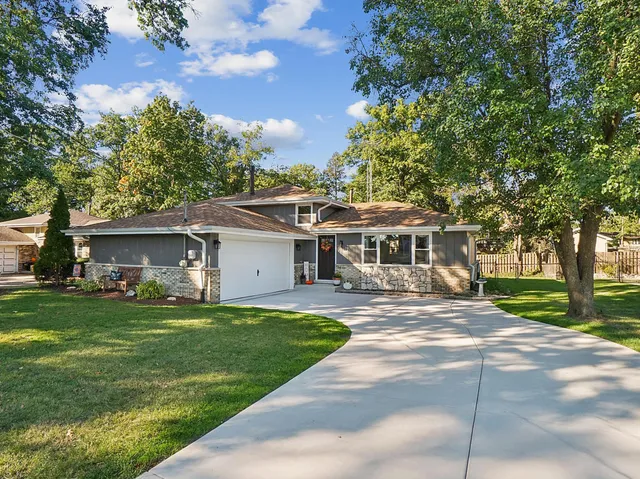 $450,000 | 125 West Kimber Drive, New Lenox, IL 60451