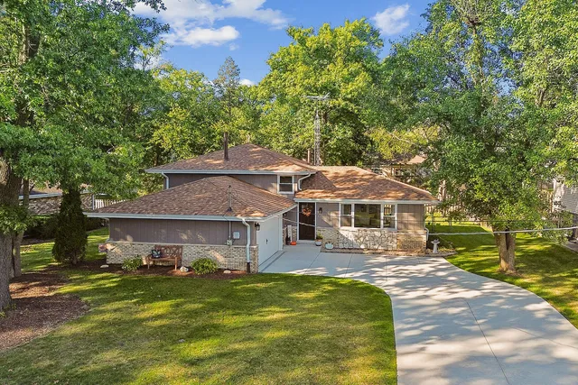 $450,000 | 125 West Kimber Drive, New Lenox, IL 60451