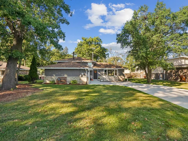 $450,000 | 125 West Kimber Drive, New Lenox, IL 60451