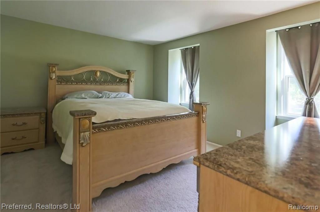 29943 High Valley Road Farmington Hills, MI 48331 - Photo 21 of 27