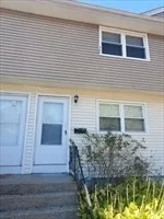 $2,600 | 174 Pine Street, Unit 23, Holbrook, MA 02343