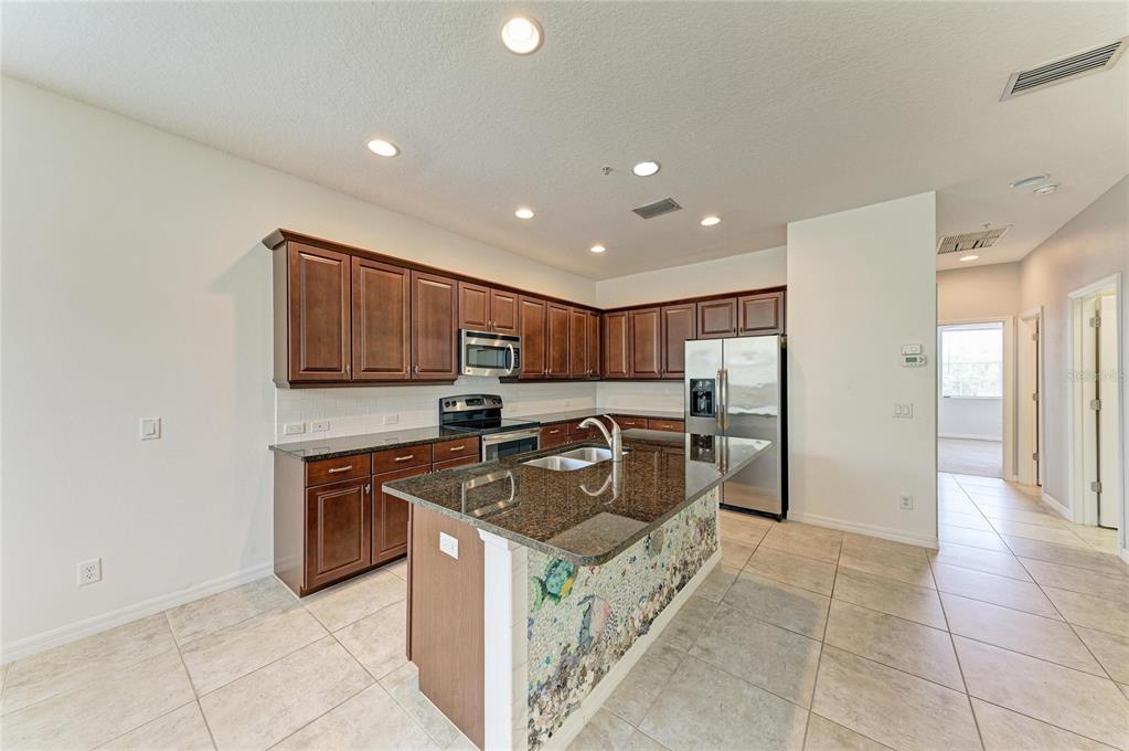 8143 Miramar Way, Unit 8143 Lakewood Ranch, FL 34202 - Photo 13 of 98