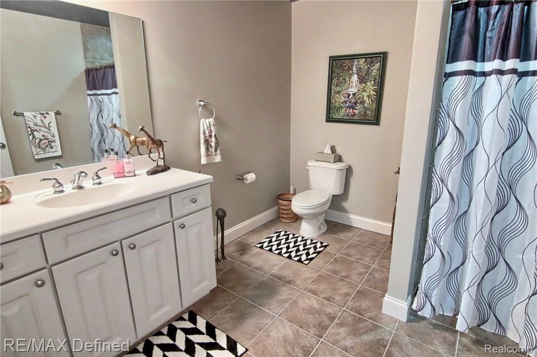 214 South Castell Avenue Rochester, MI 48307 - Photo 32 of 35 Finished_Lower_Level_Bathroom.jpg
