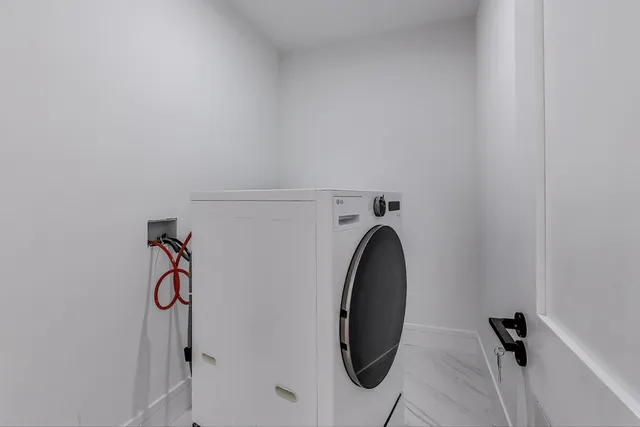 $997,000 | 2307 West Foster Avenue, Unit 1, Chicago, IL 60625