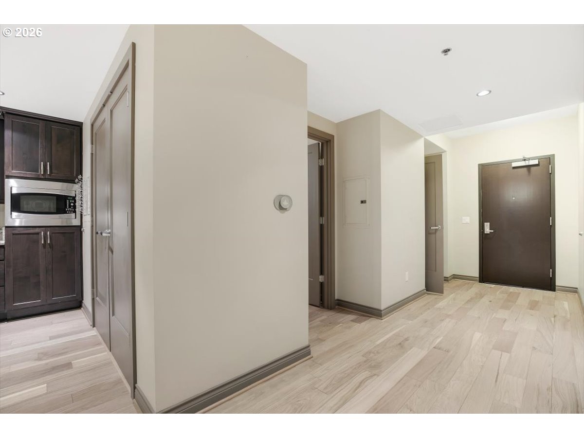 2454 Northwest Westover Road, Unit 102 Portland, OR 97210 - Photo 4 of 32