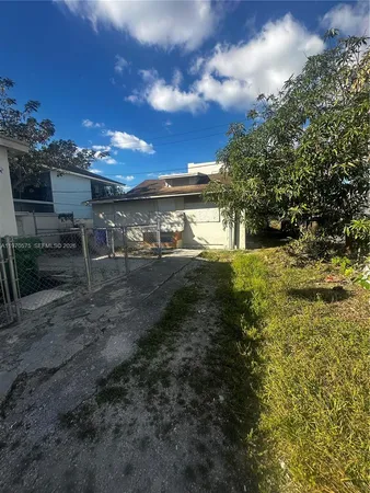 $2,300 | 1919 Southwest 2nd Street, Unit C, Miami, FL 33135