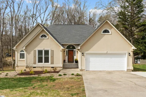 $305,000 | 433 Litchfield Drive, Moore, SC 29369