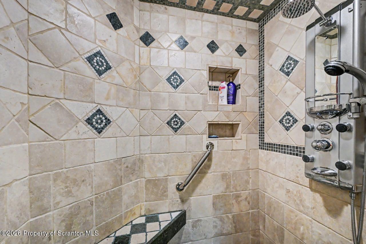 602 Hampton Road Clarks Summit, PA 18411 - Photo 59 of 73 Full Bathroom