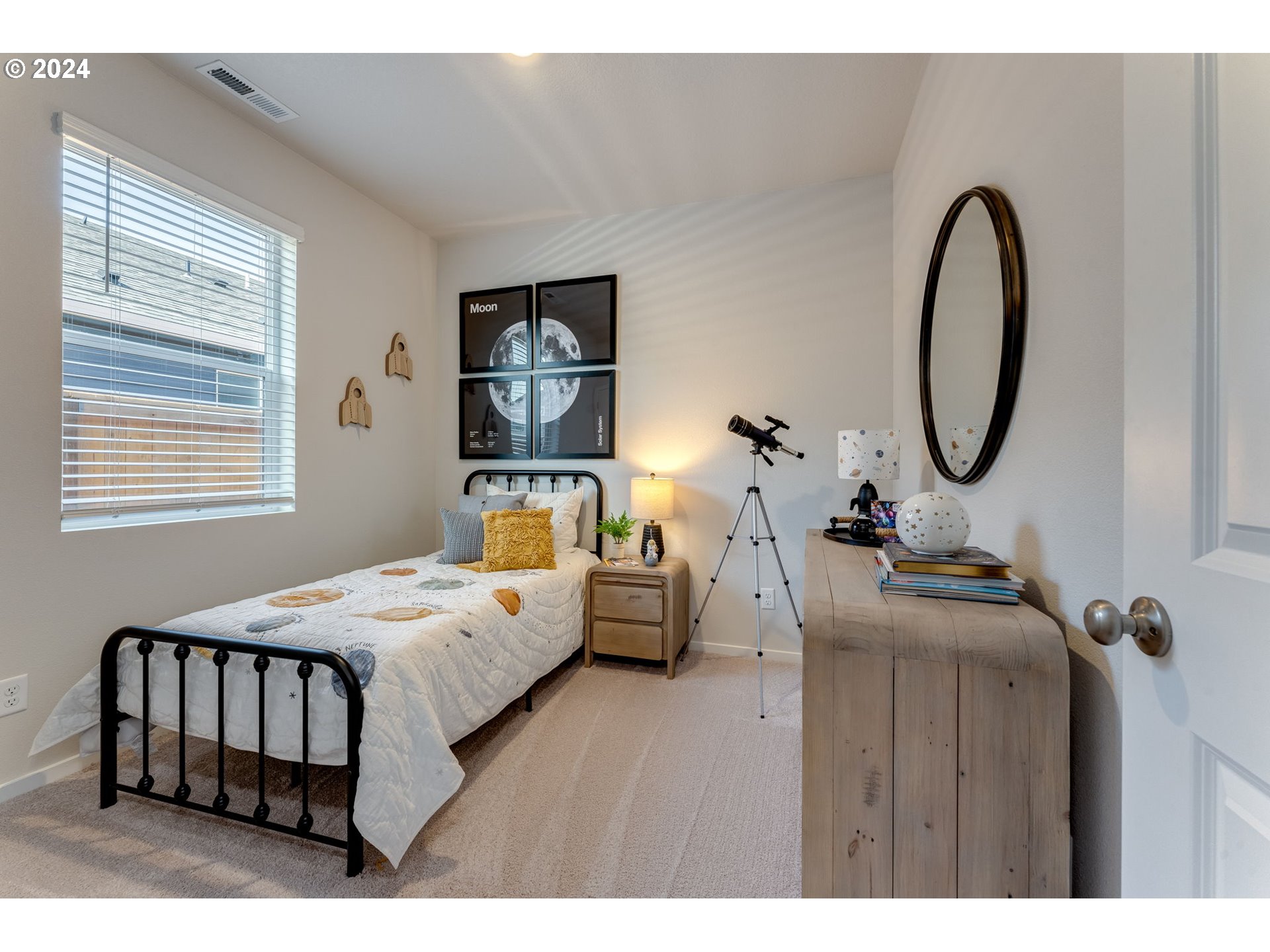 2760 U Street Springfield, OR 97477 - Photo 7 of 48 a bedroom with bed and a window