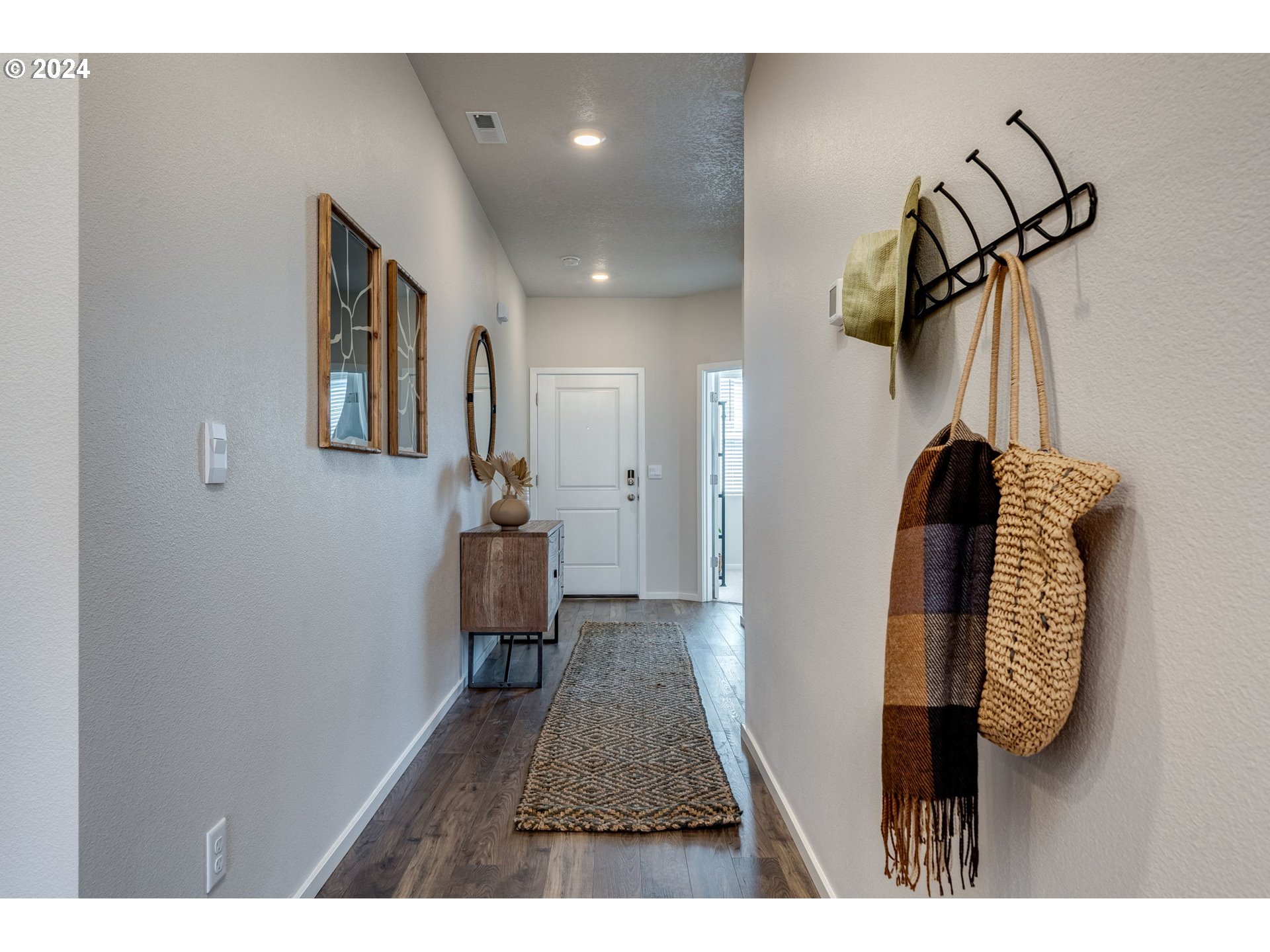 2760 U Street Springfield, OR 97477 - Photo 9 of 48 a view of hallway with stairs