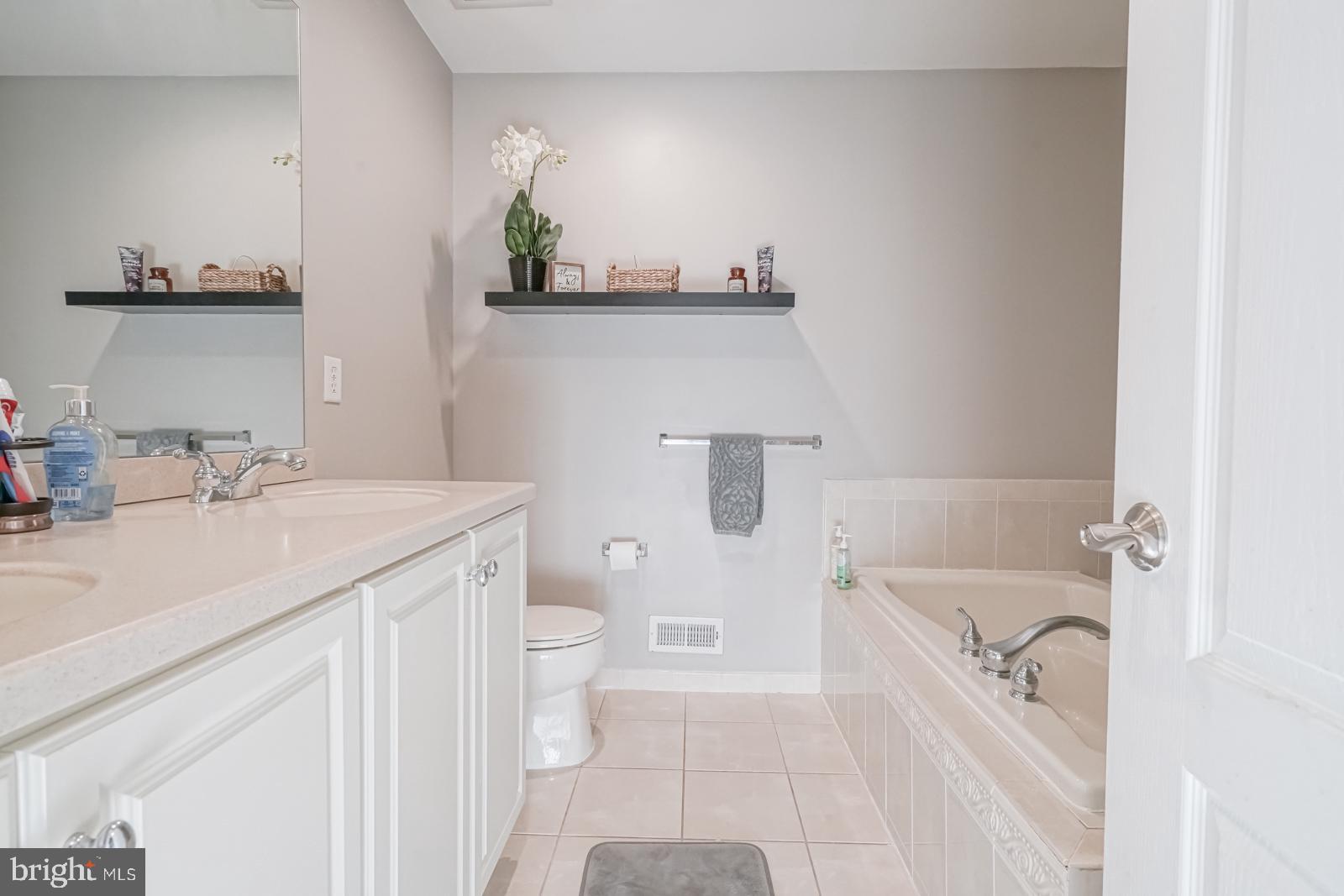 1005 Moore Road Thorofare, NJ 08086 - Photo 29 of 33